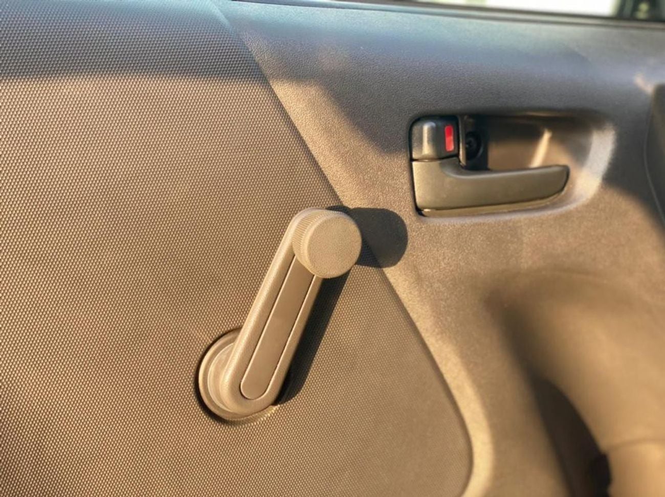 Toyota Hiace Standard Roof 15 Seater 2.5L Diesel RWD