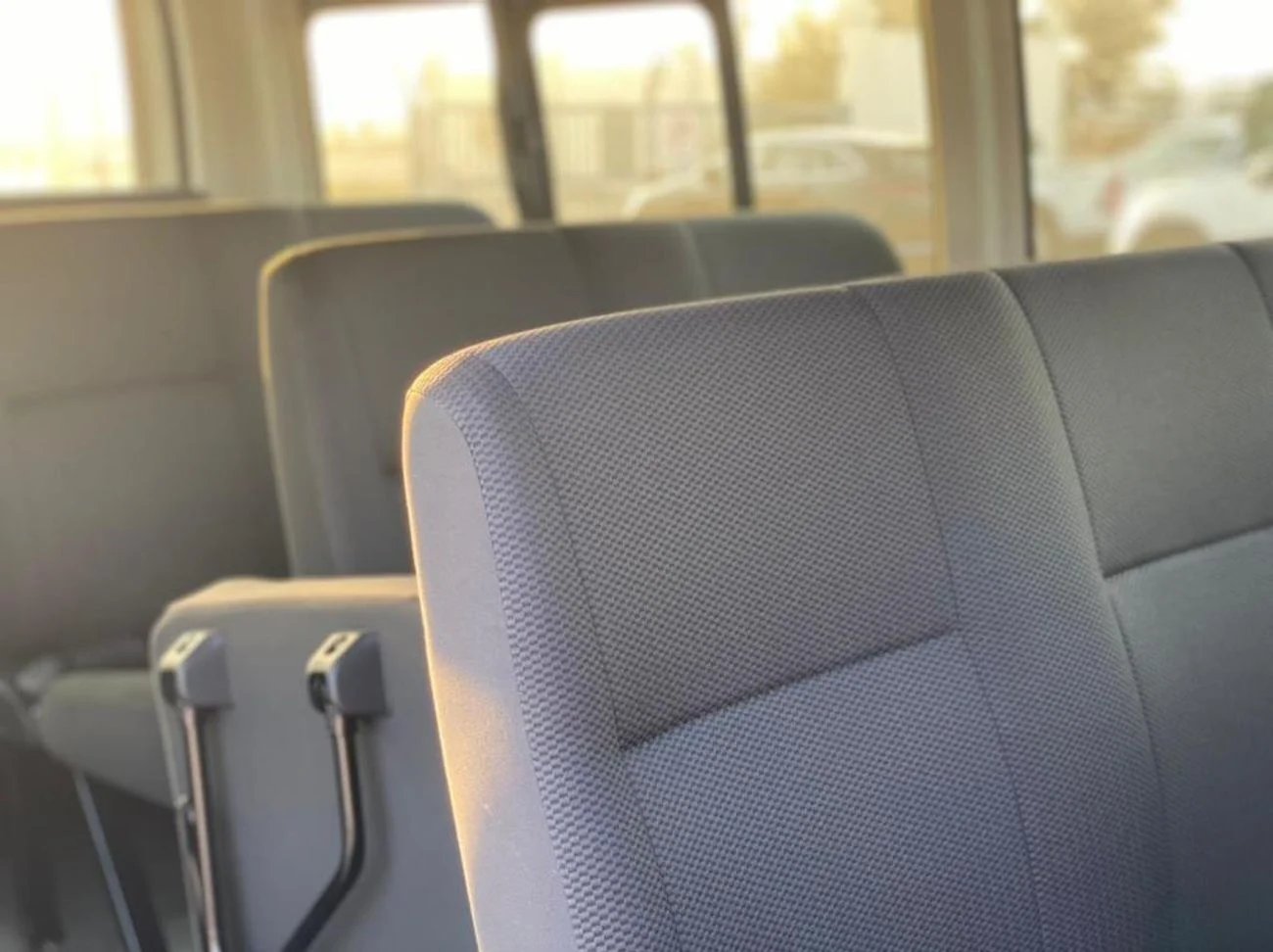 Toyota Hiace Standard Roof 15 Seater 2.5L Diesel RWD