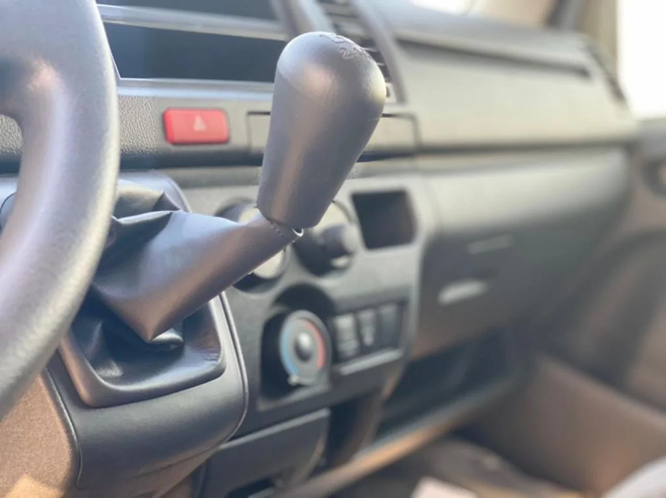 Toyota Hiace Standard Roof 15 Seater 2.5L Diesel RWD