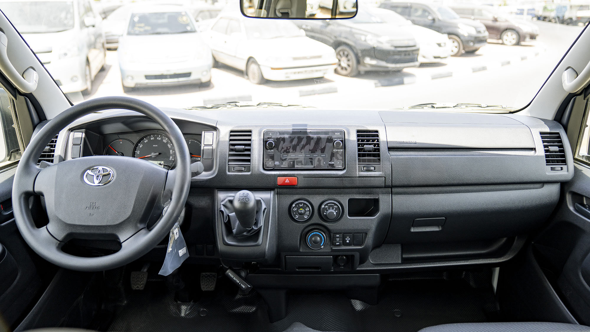 TOYOTA HIACE STD 2.5D MT 15-SEATER