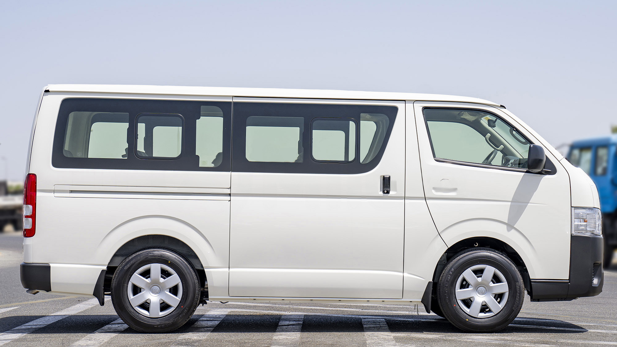 TOYOTA HIACE STD 2.5D MT 15-SEATER