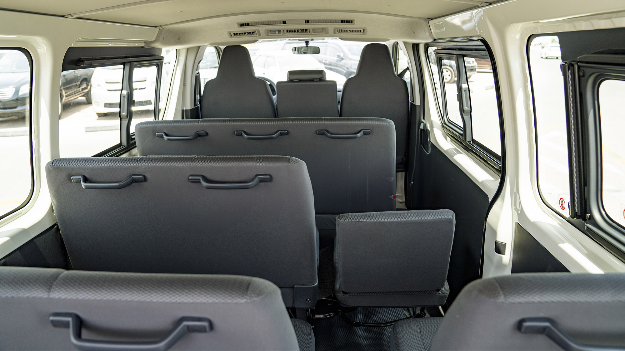 TOYOTA HIACE STD 2.5D MT 15-SEATER