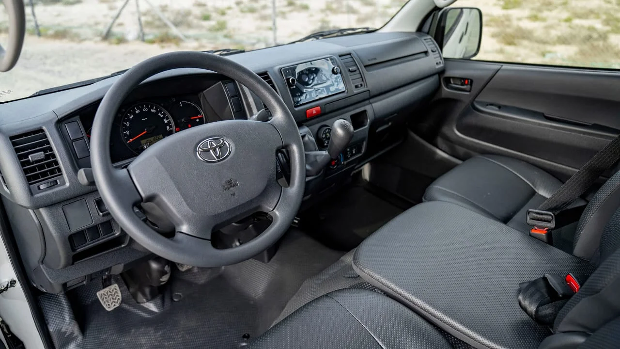 TOYOTA HIACE STD 2.7P MT 15-SEATER MY2025 – WHITE