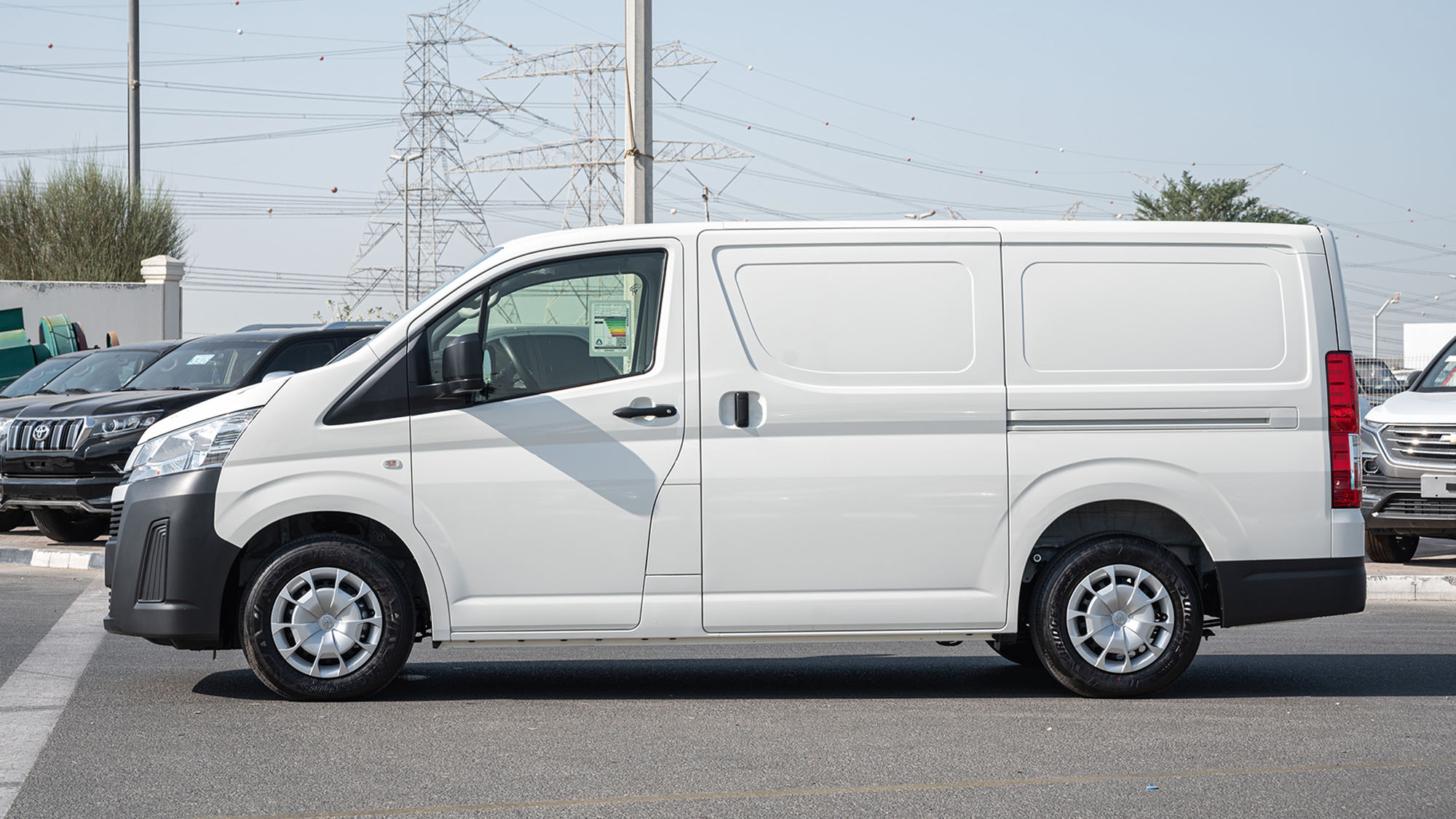 TOYOTA HIACE STD 2.8D MT CARGO