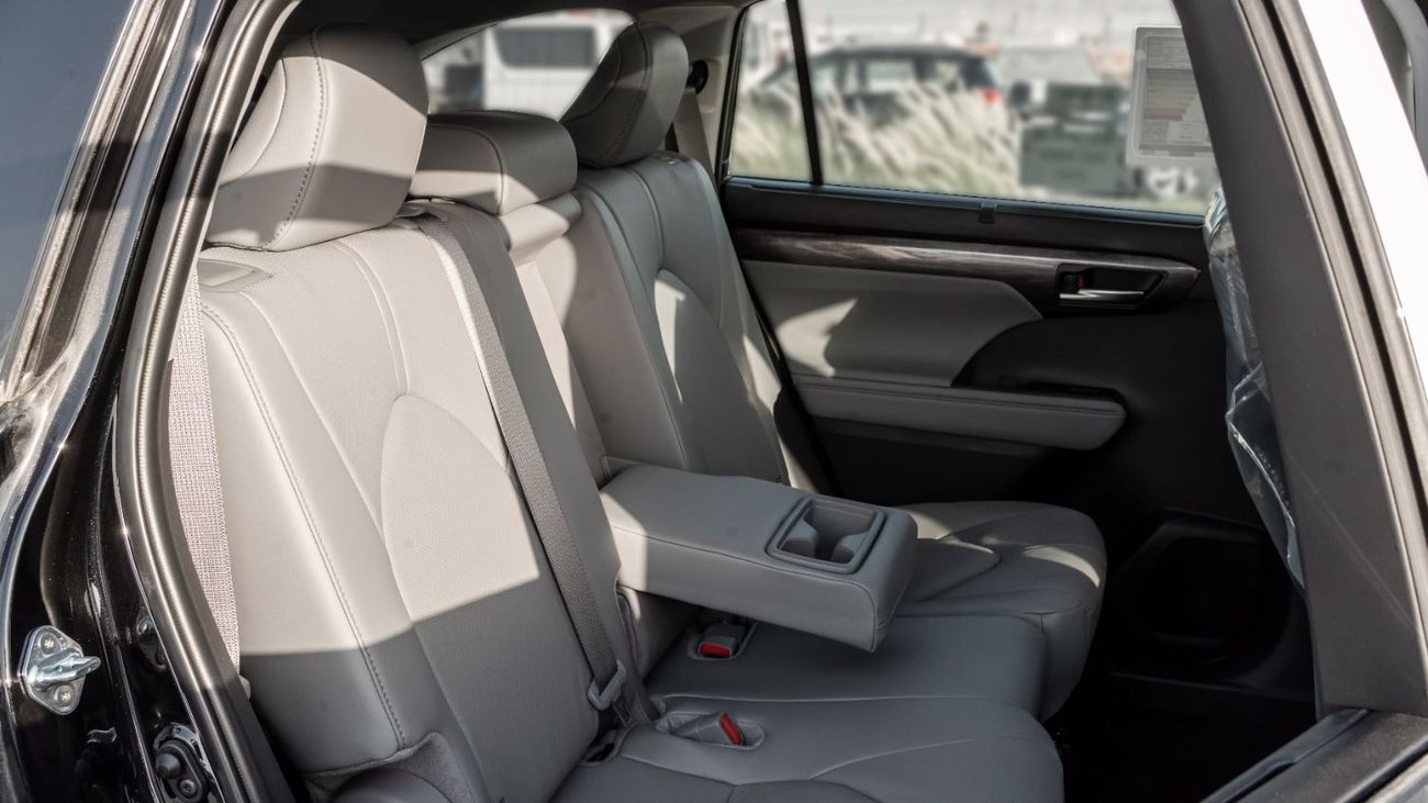 Toyota Highlander Limited 2.5L AT Hybrid (Black) 2026