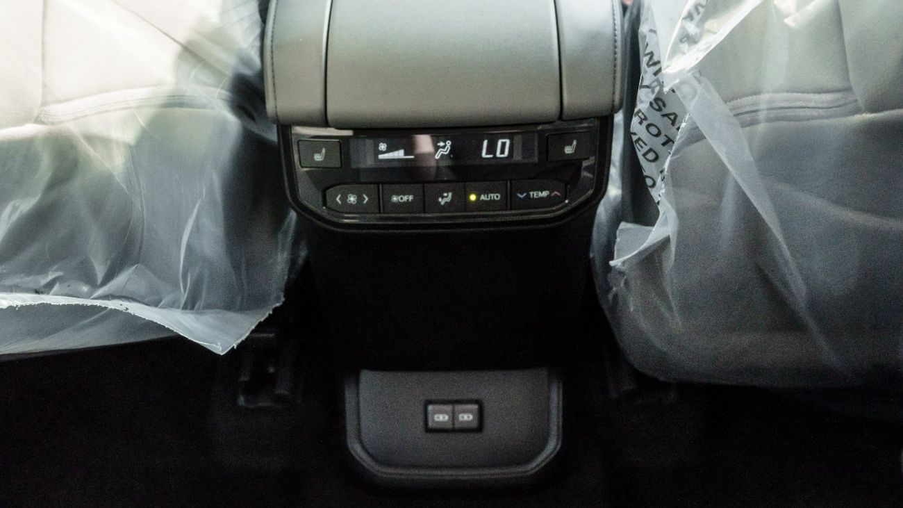 Toyota Highlander Limited 2.5L AT Hybrid (Black) 2026