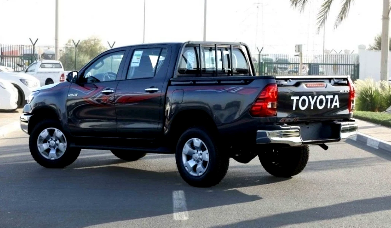 Toyota Hilux AT 2.4L Mid AT DIESEL