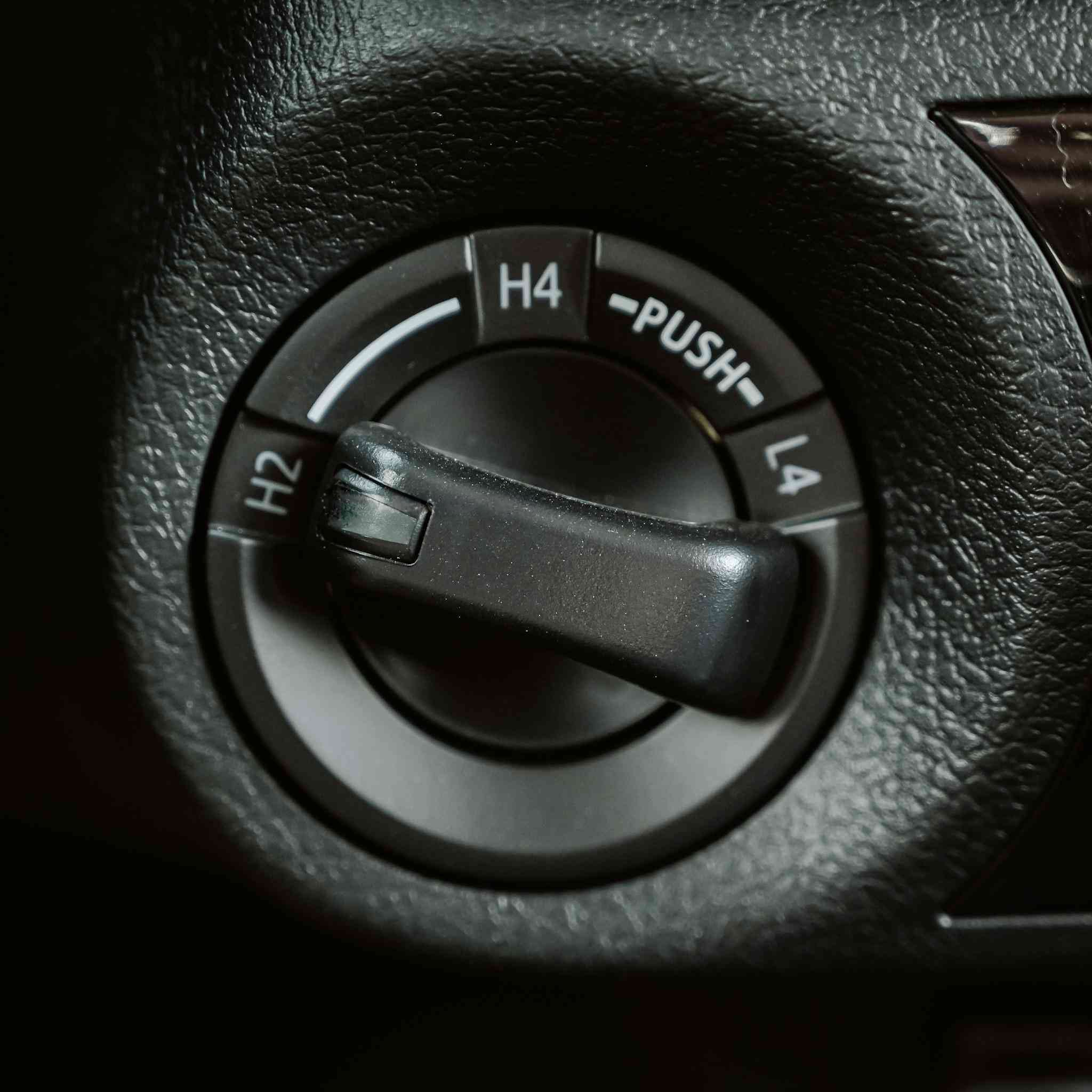 TOYOTA HILUX 2.7 DC SR5 4*4