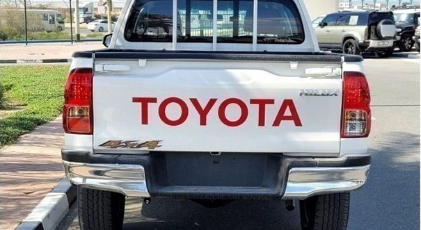 TOYOTA HILUX 2.7L PETROL AUTOMATIC