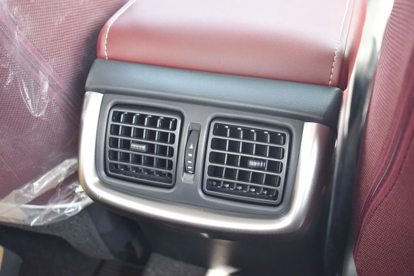 TOYOTA HILUX 4X4 2.7L AT, AUTO AC, DISPL 2025