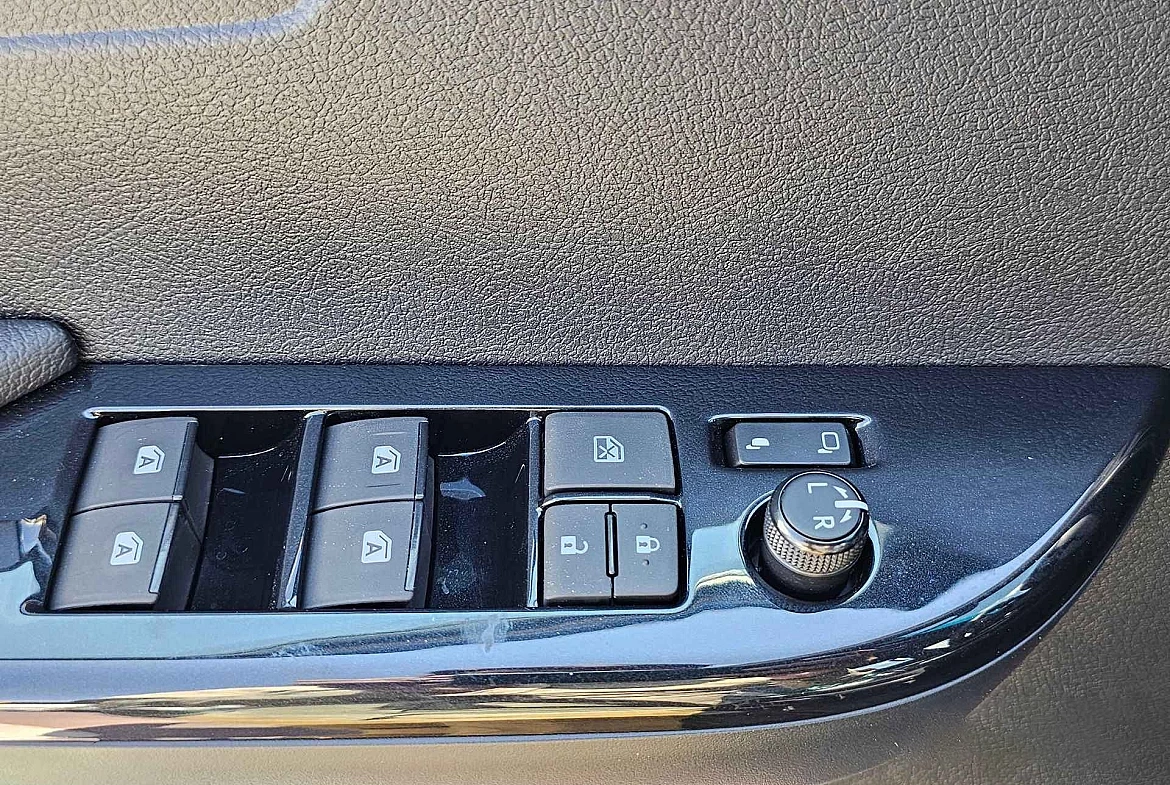 Toyota Hilux Adventure 2.8L Diesel AT Full Option
