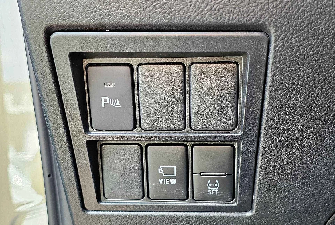 Toyota Hilux Adventure 2.8L Diesel AT Full Option