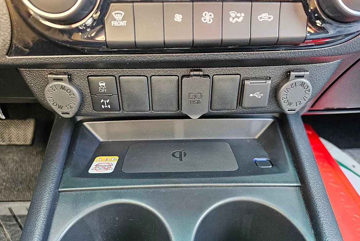 Toyota Hilux Adventure 2.8L Diesel AT Full Option