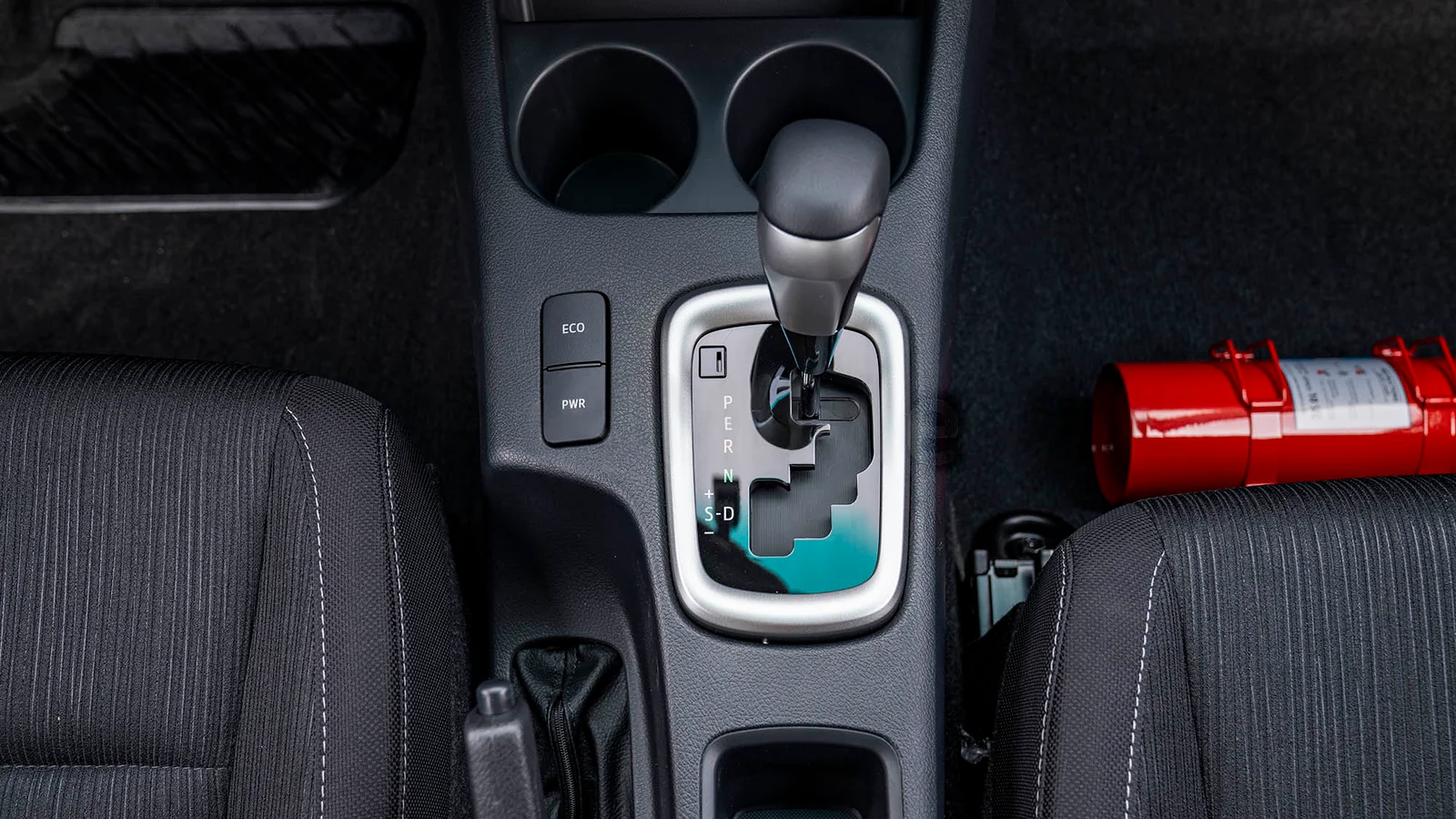 TOYOTA HILUX DC 2.4D AT 4X4 MY2025 - MID OPTION