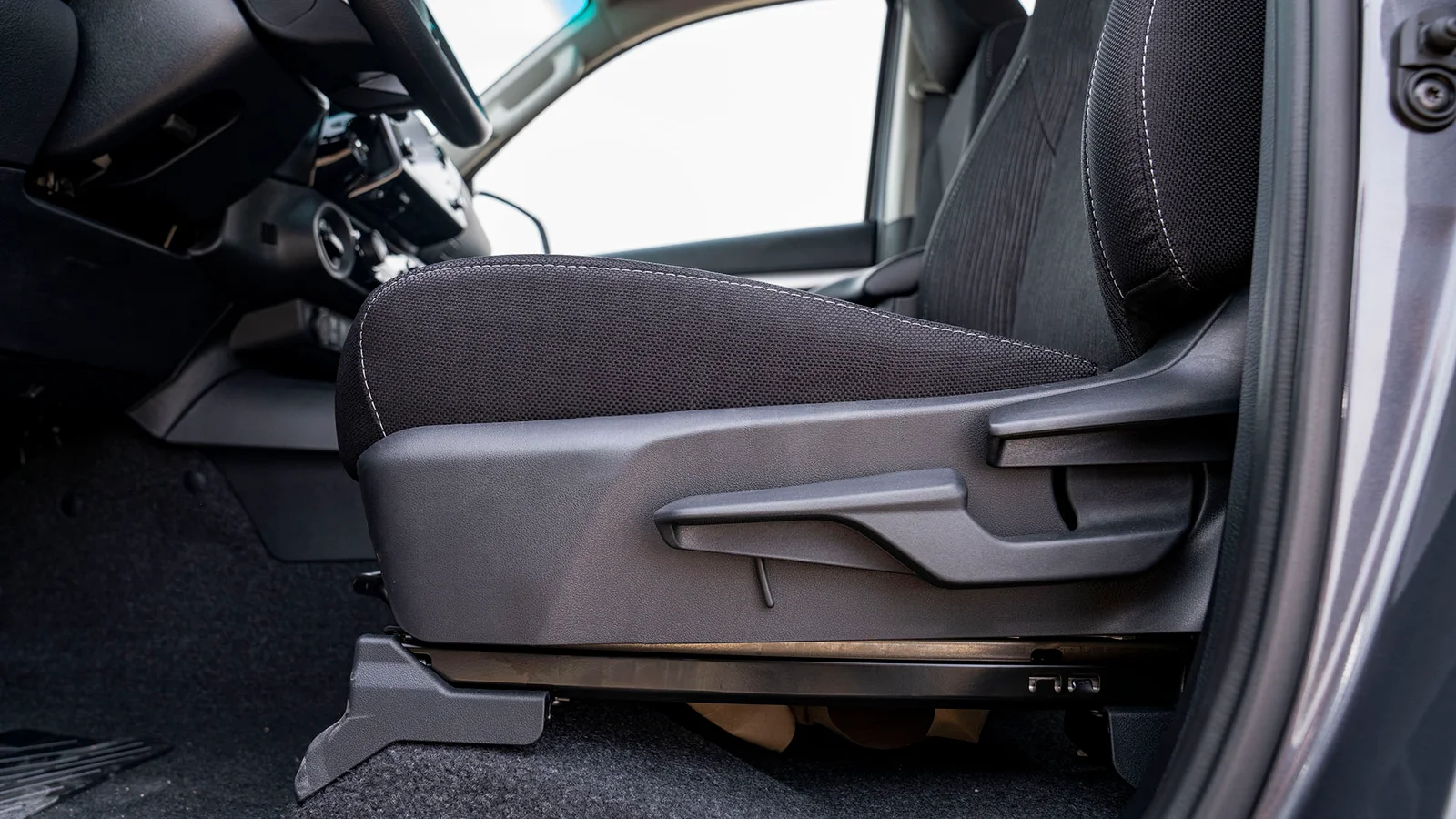 TOYOTA HILUX DC 2.4D AT 4X4 MY2025 - MID OPTION