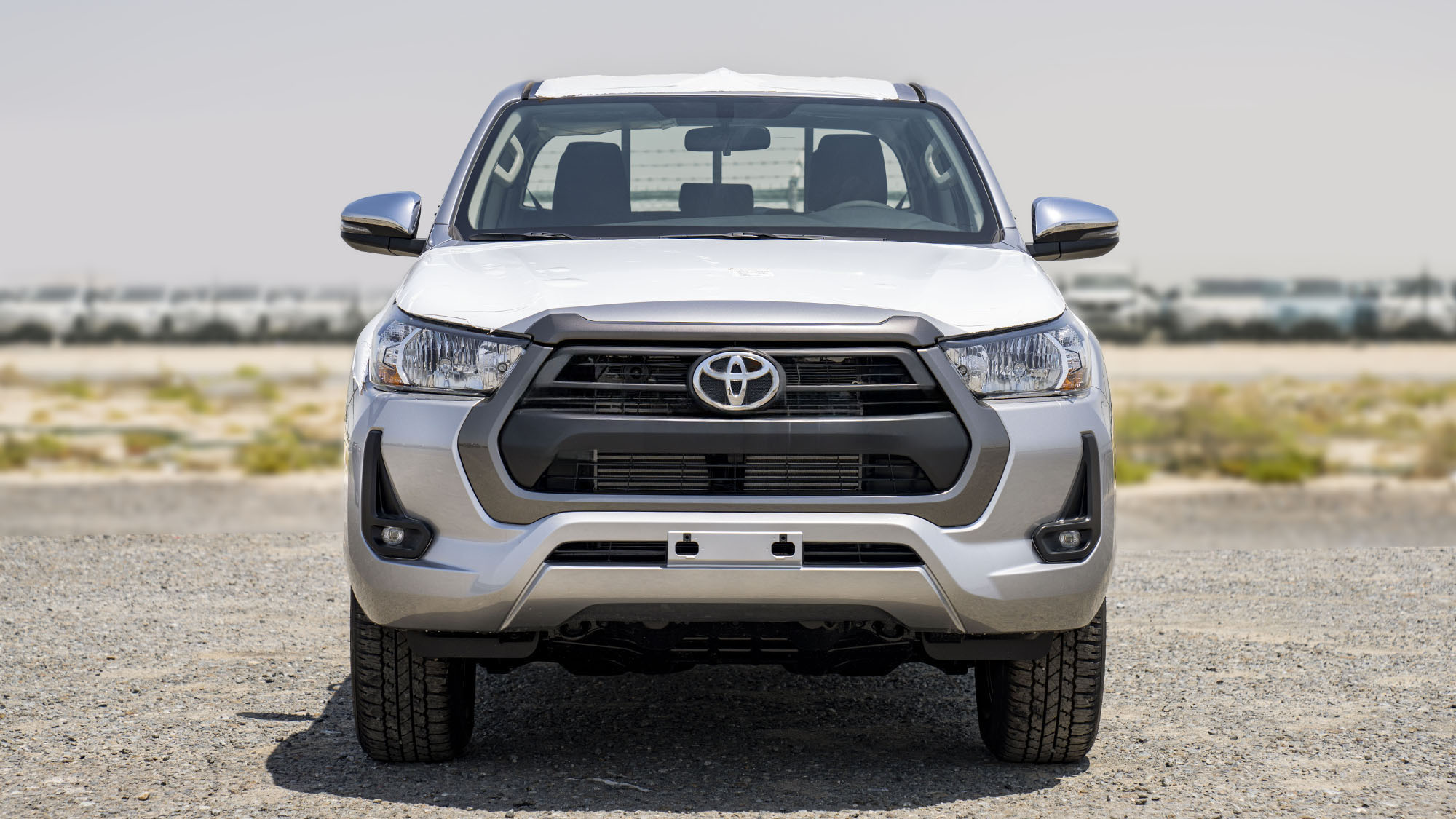TOYOTA HILUX DC 2.4D AT 4X4 _ SILEVR