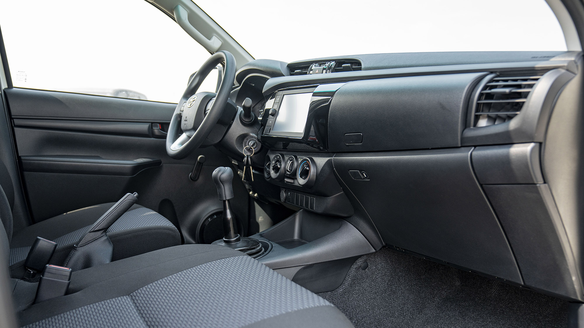 TOYOTA HILUX DC 2.4D MT 4X4 M.WINDOW