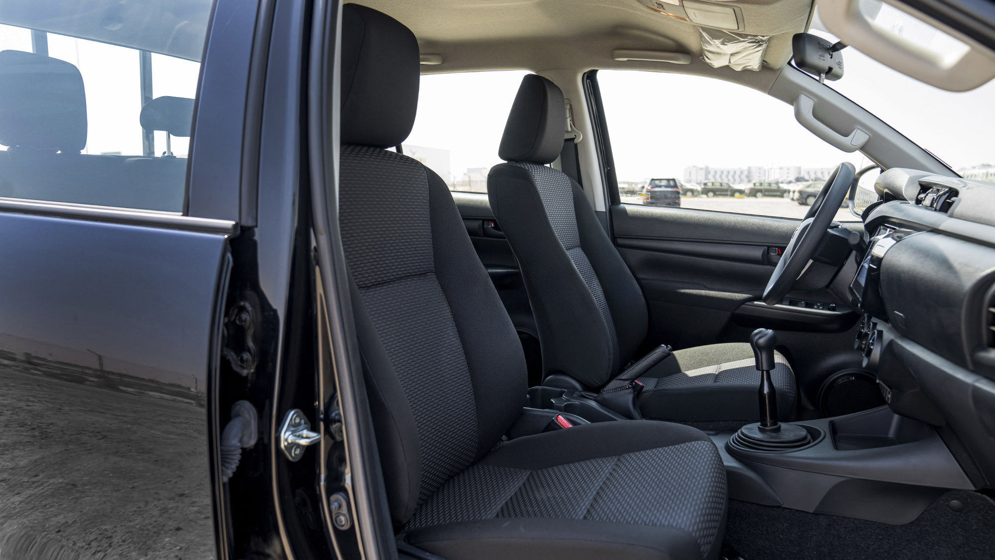  TOYOTA HILUX DC 2.4D MT 4X4 P.WINDOW_ BLACK