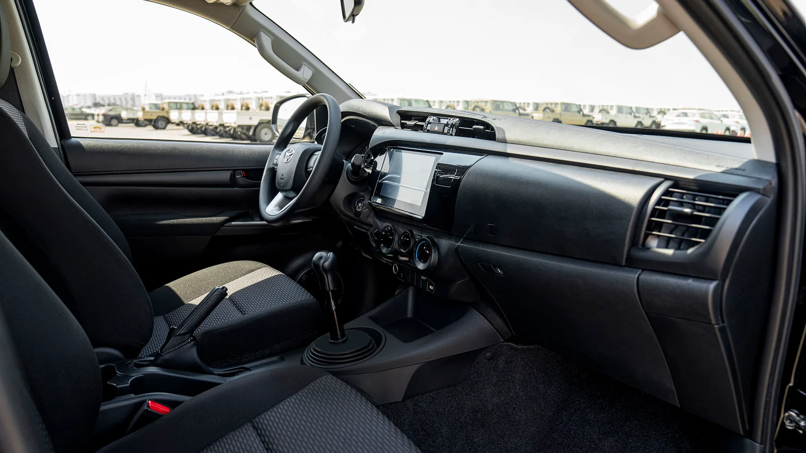 TOYOTA HILUX DC 2.4D MT 4X4 P.WINDOW MY2025 – Grey