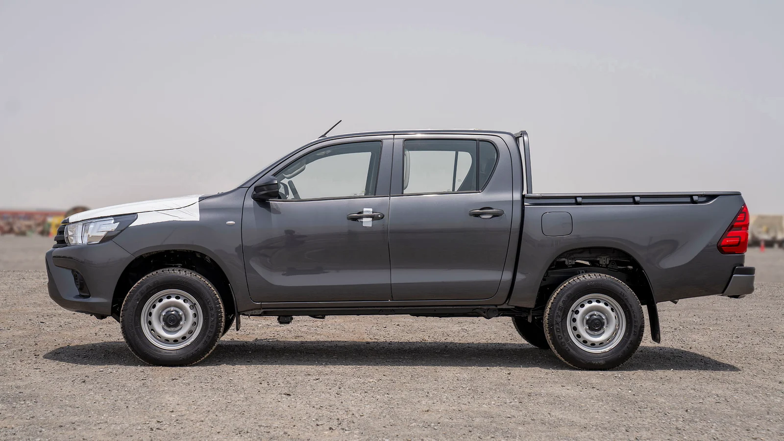 TOYOTA HILUX DC 2.4D MT 4X4 P.WINDOW MY2025 – Grey