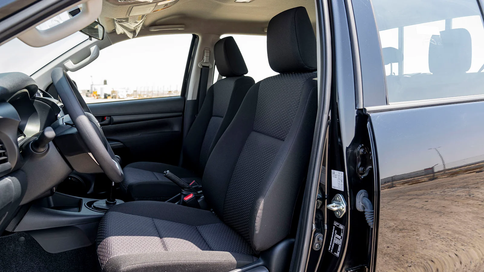 TOYOTA HILUX DC 2.4D MT 4X4 P.WINDOW MY2025 – Grey