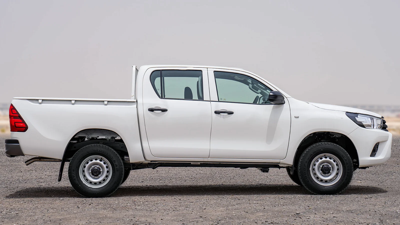 TOYOTA HILUX DC 2.4D MT 4X4 P. WINDOW MY2025 – WHITE