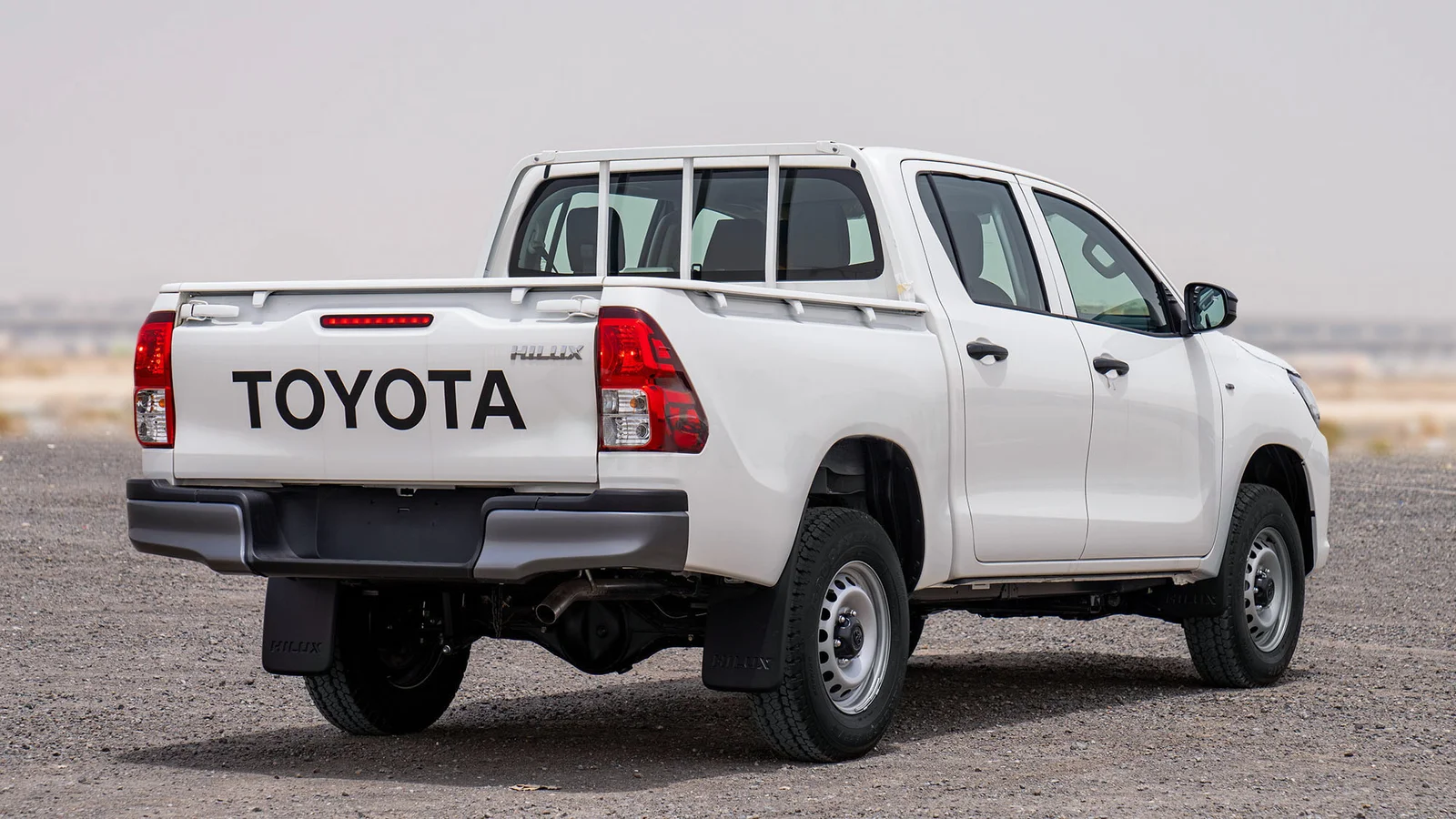 TOYOTA HILUX DC 2.4D MT 4X4 P. WINDOW MY2025 – WHITE