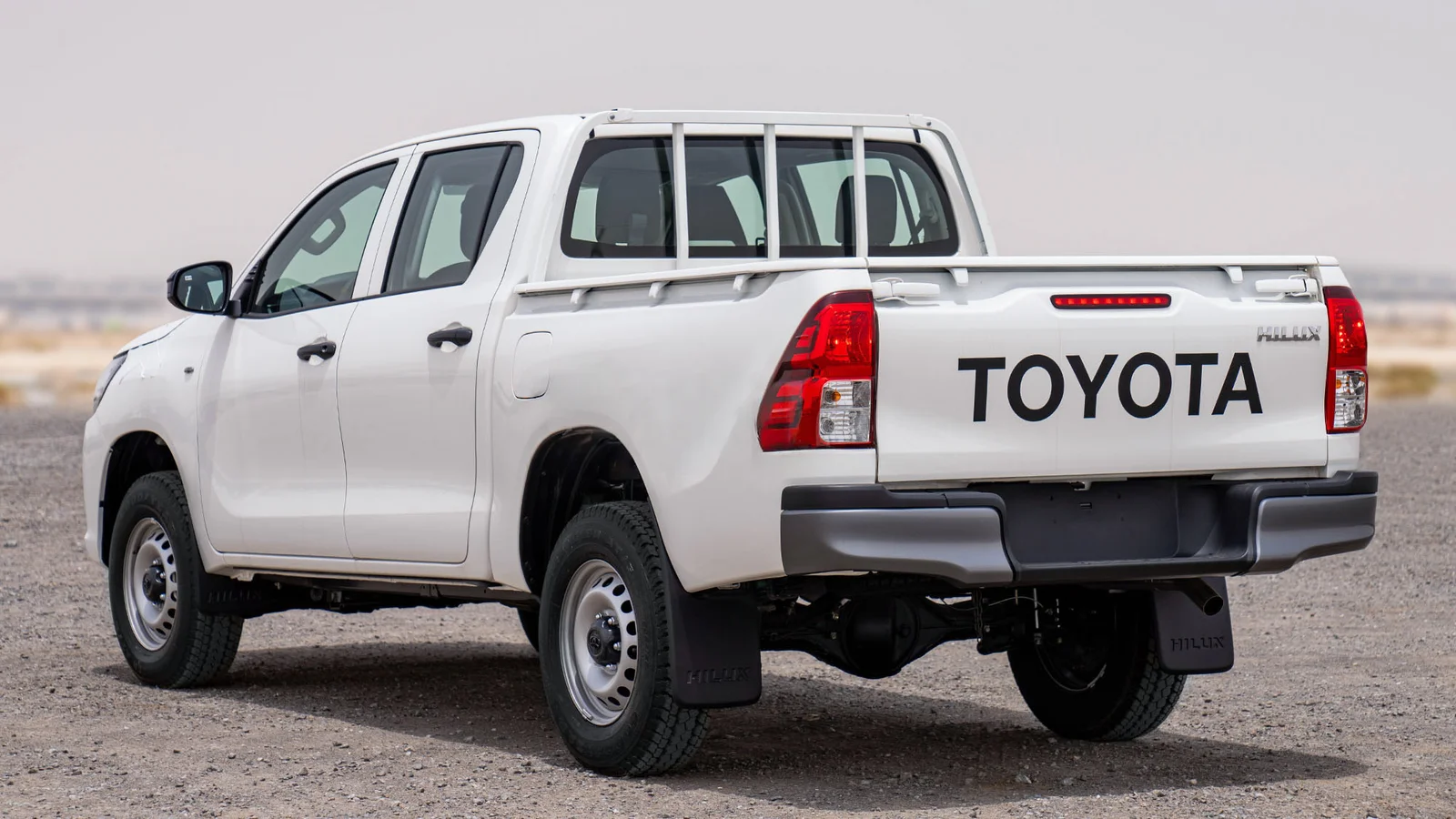 TOYOTA HILUX DC 2.4D MT 4X4 P. WINDOW MY2025 – WHITE