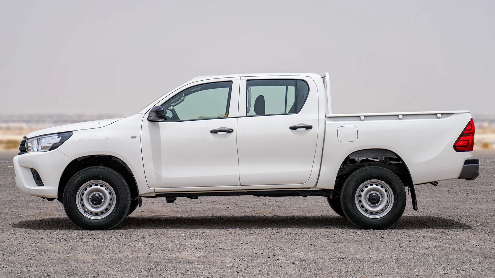 TOYOTA HILUX DC 2.4D MT 4X4 P. WINDOW MY2025 – WHITE