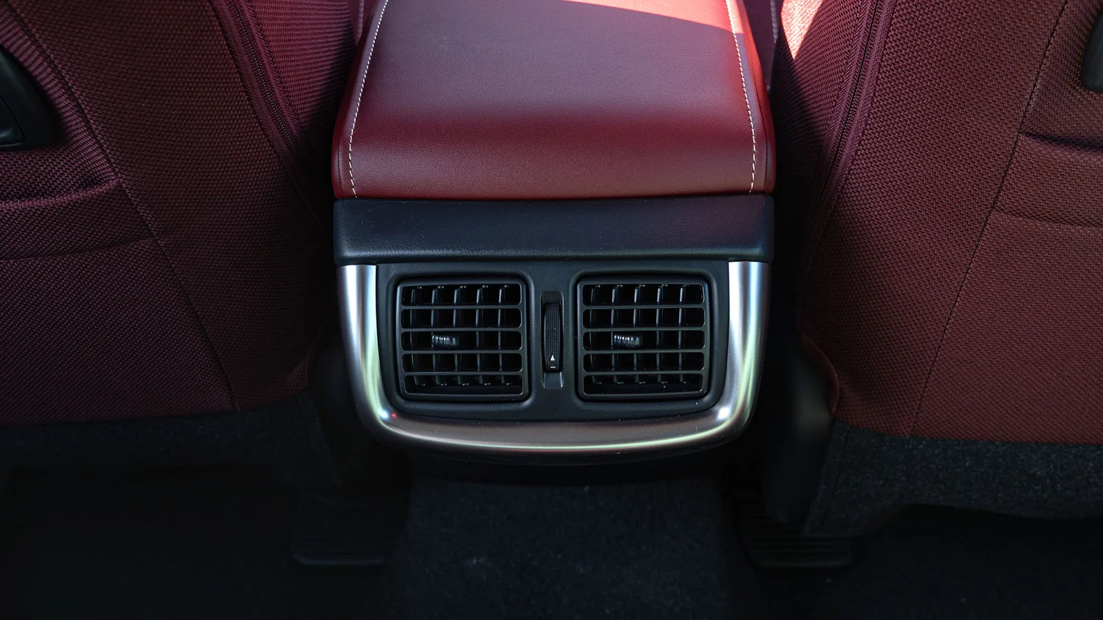 TOYOTA HILUX DC 2.7P MT 4X4 P.WINDOW MY2025