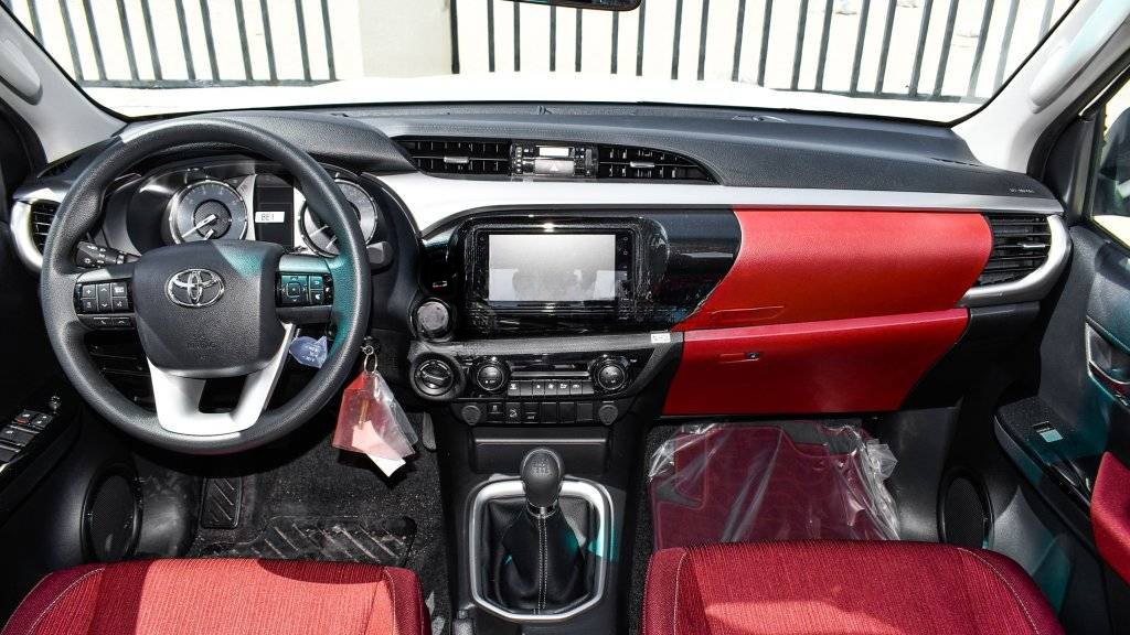 TOYOTA HILUX DC 2.8L MT 4X4 (DIESEL)