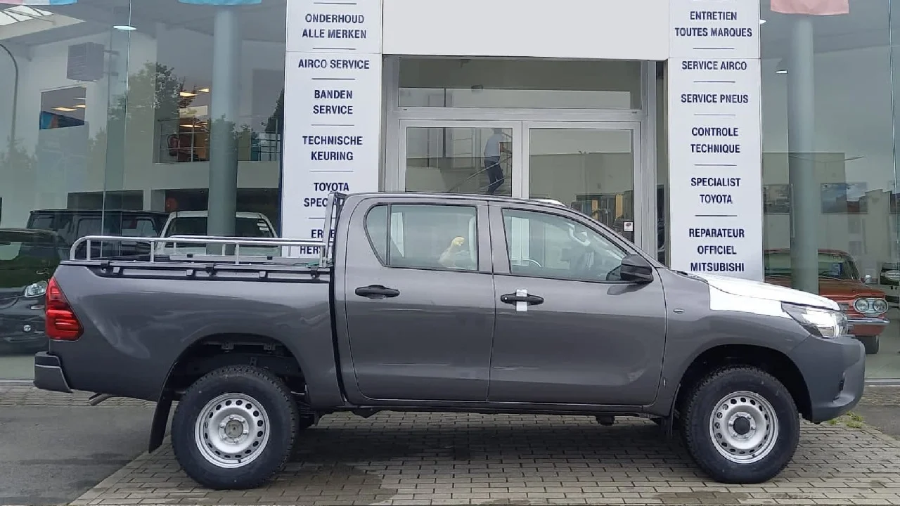 TOYOTA HILUX DC 3.0D MT 4X4 MY2025