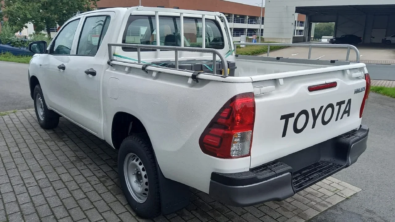 TOYOTA HILUX DC 3.0D MT 4X4 MY2025