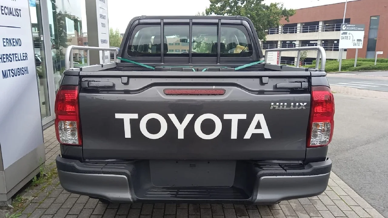 TOYOTA HILUX DC 3.0D MT 4X4 MY2025