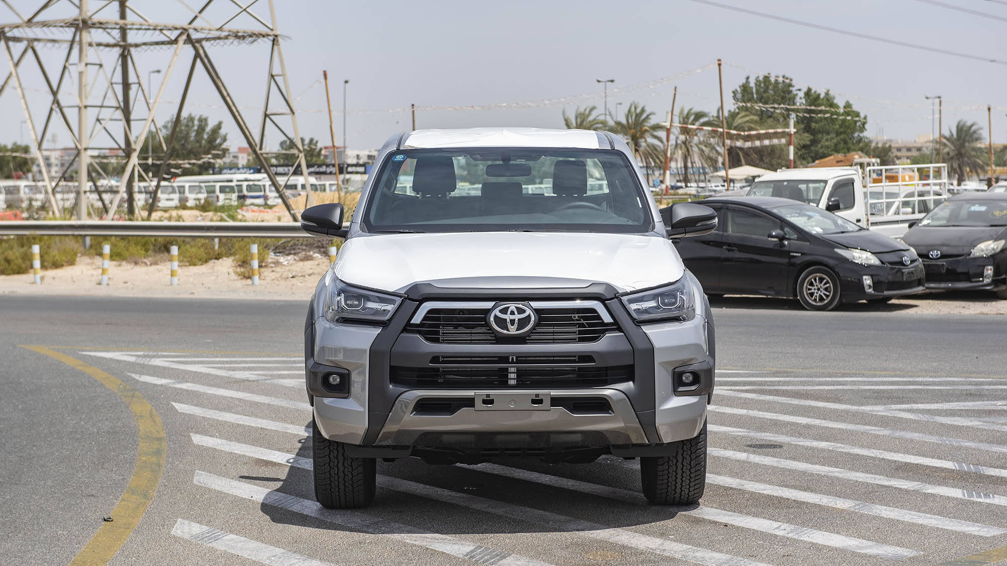 Toyota Hilux DC Adventure 2.8D AT 4×4 -SILVER