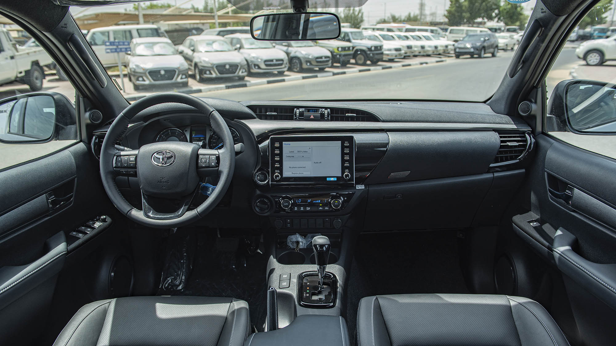 Toyota Hilux DC Adventure 2.8D AT 4×4 -SILVER