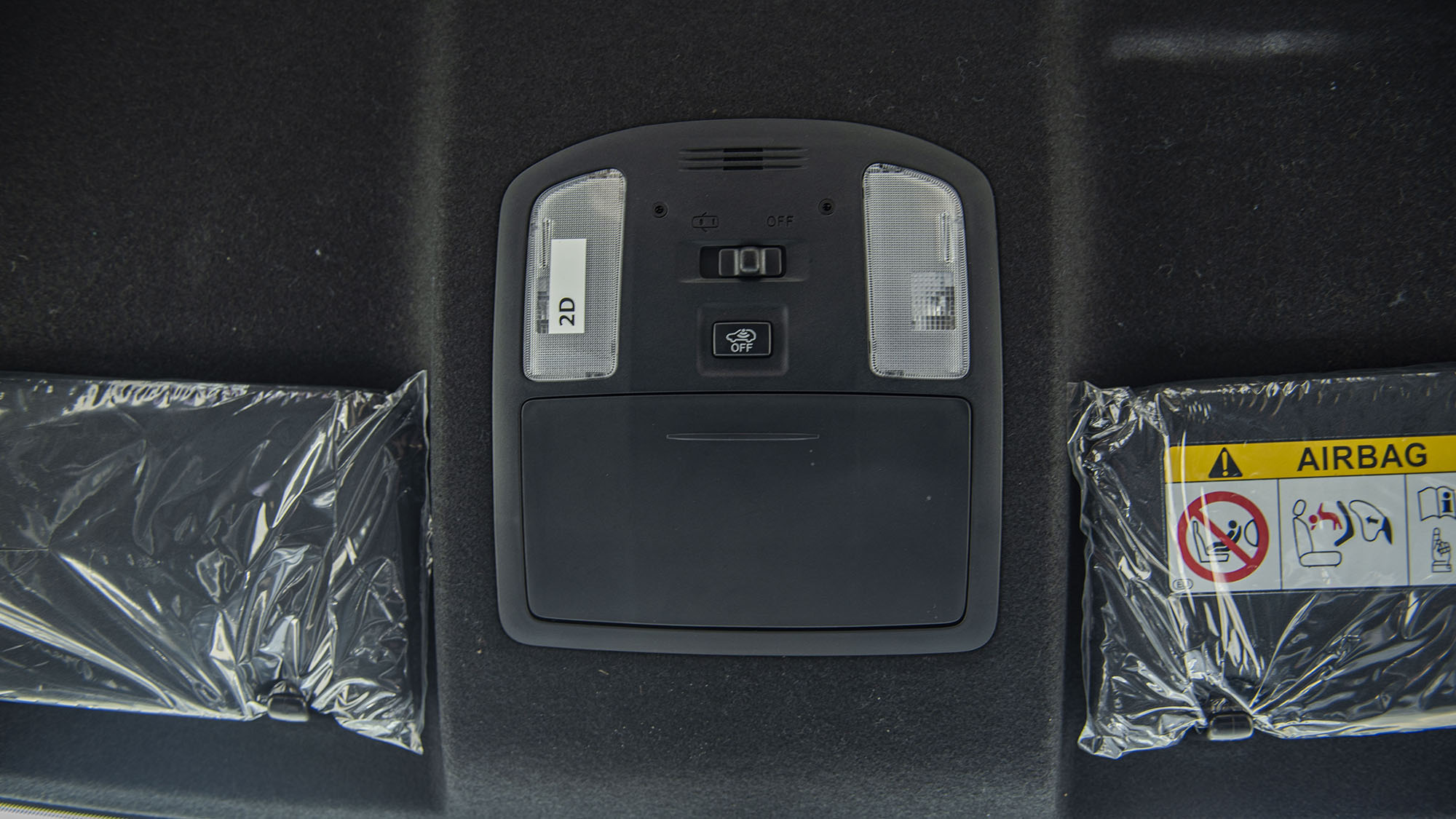 Toyota Hilux DC Adventure 2.8D AT 4×4 -SILVER