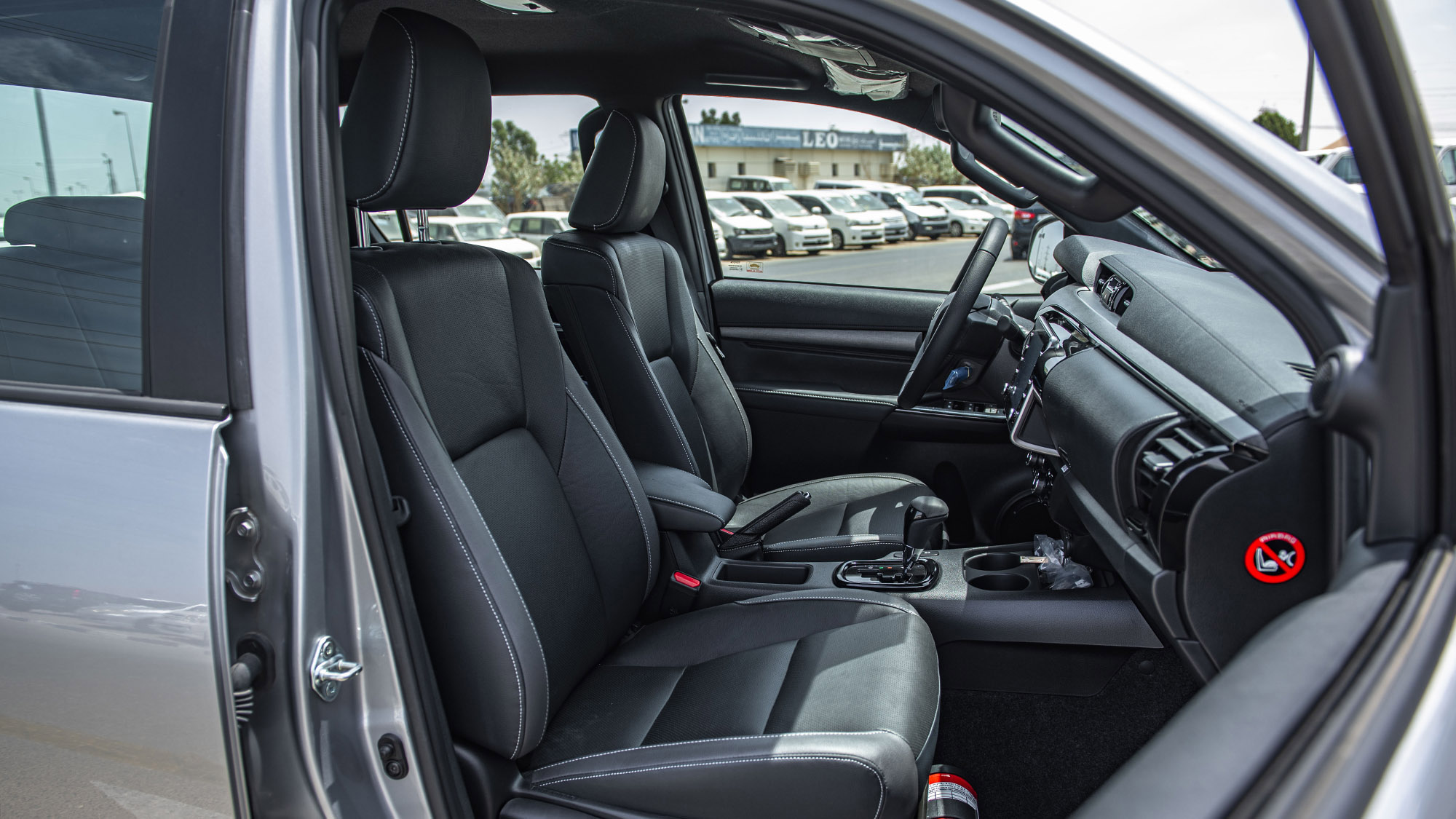 Toyota Hilux DC Adventure 2.8D AT 4×4 -SILVER