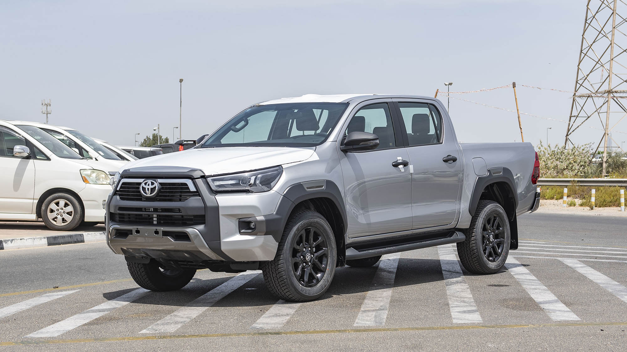 Toyota Hilux DC Adventure 2.8D AT 4×4 -SILVER
