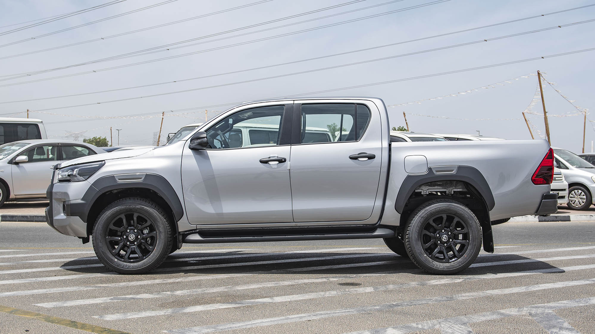 Toyota Hilux DC Adventure 2.8D AT 4×4 -SILVER
