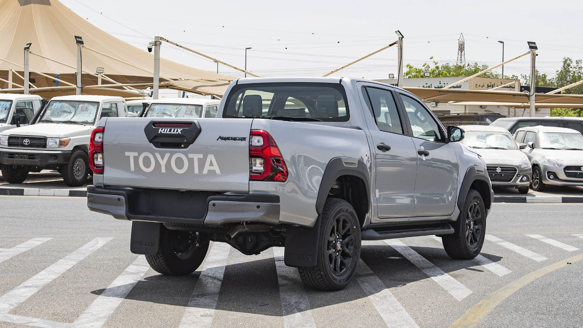 Toyota Hilux DC Adventure 2.8D AT 4×4 -SILVER