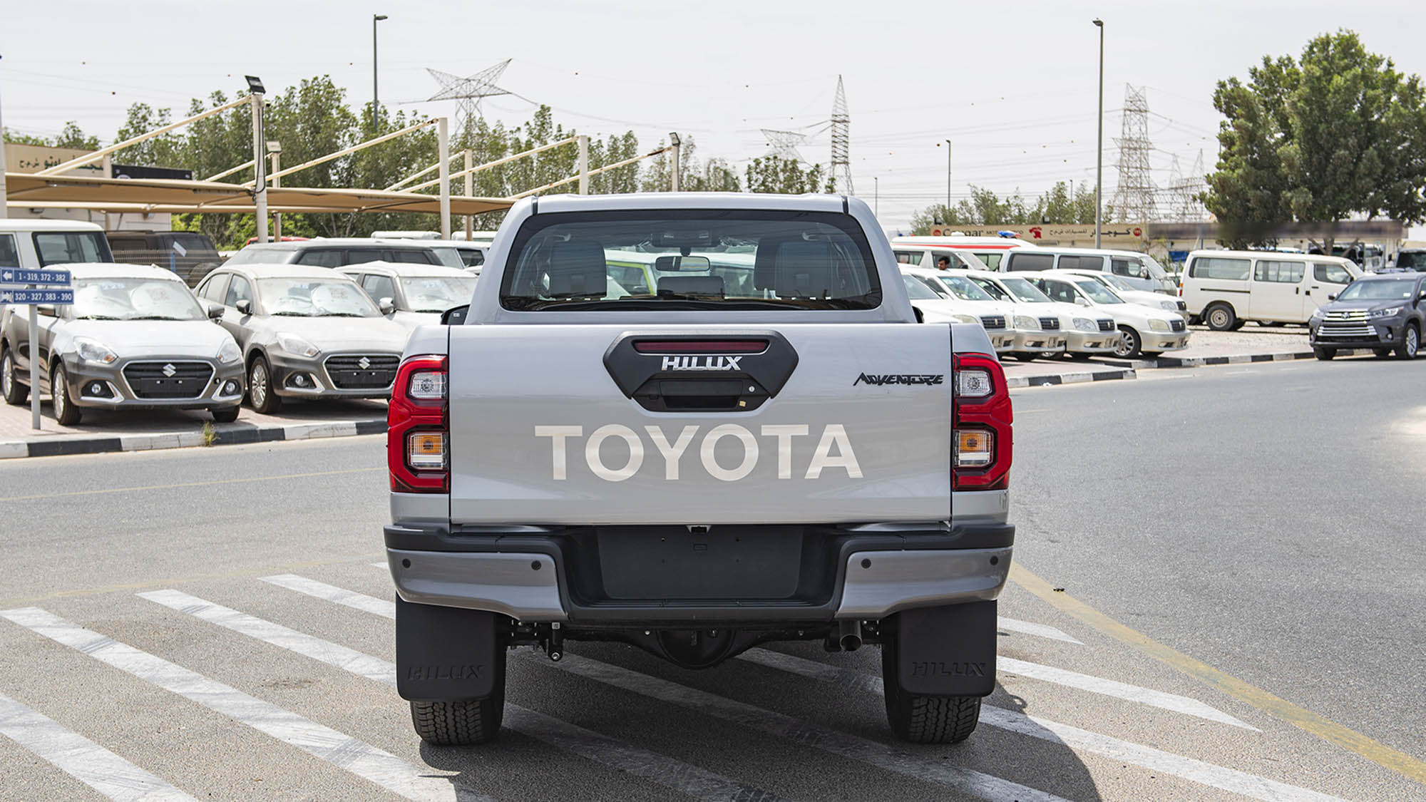 Toyota Hilux DC Adventure 2.8D AT 4×4 -SILVER