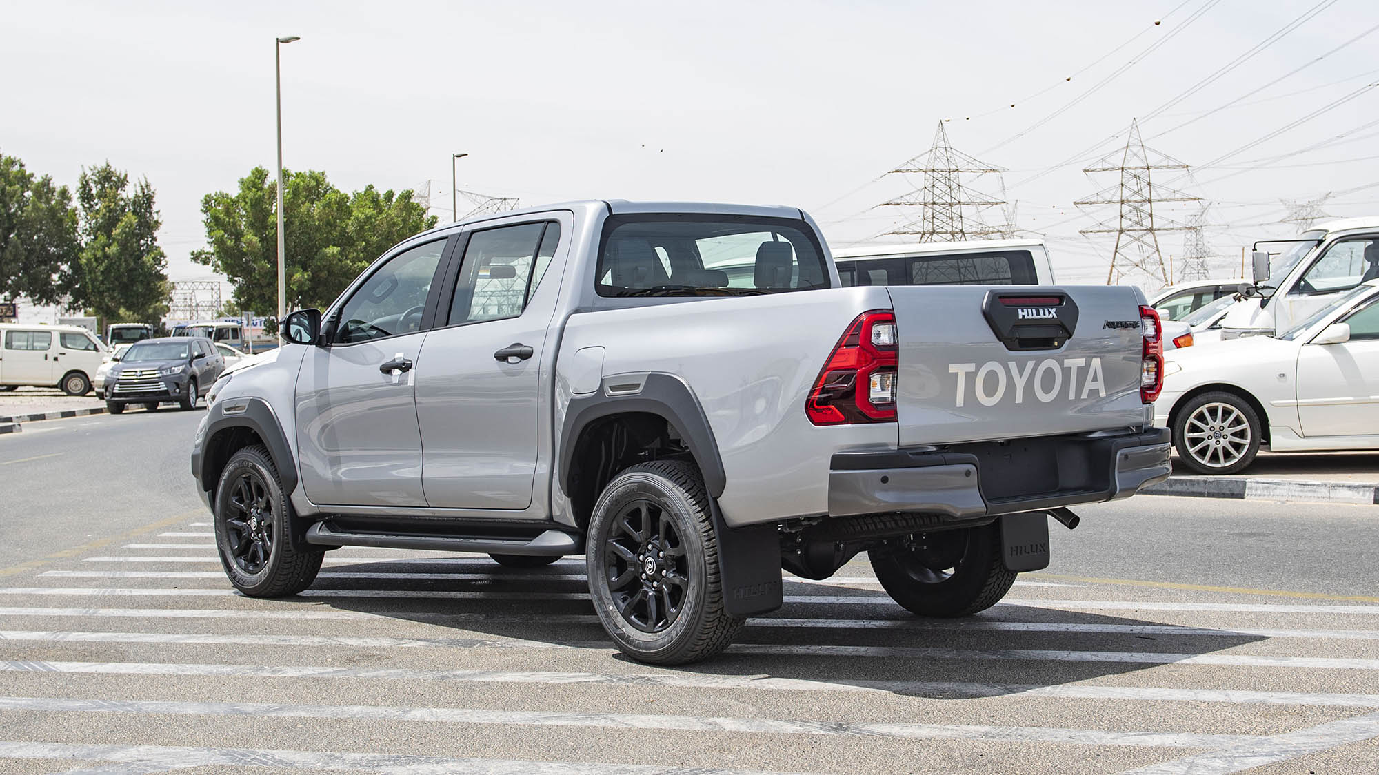 Toyota Hilux DC Adventure 2.8D AT 4×4 -SILVER