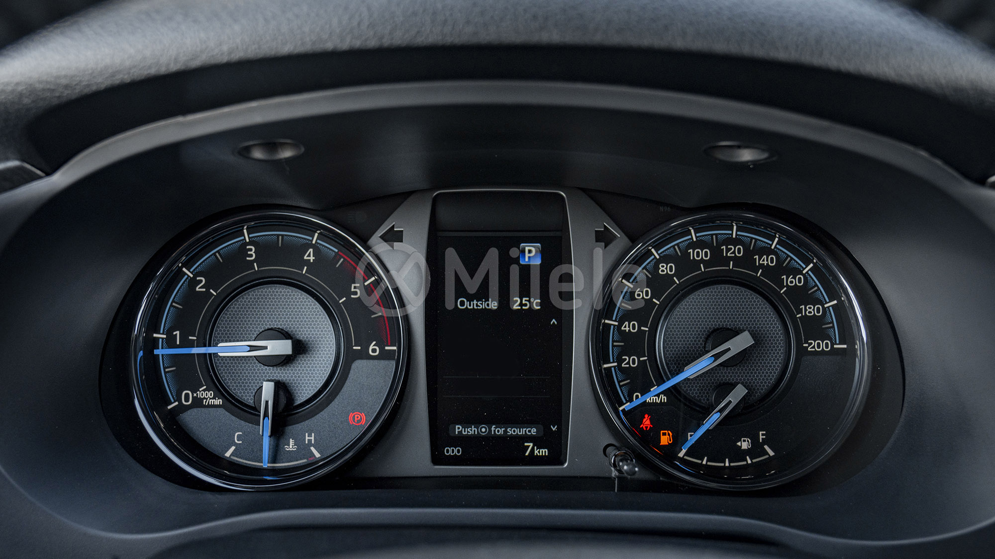 TOYOTA HILUX DC ADVENTURE 2.8D AT 4X4- BRONZE