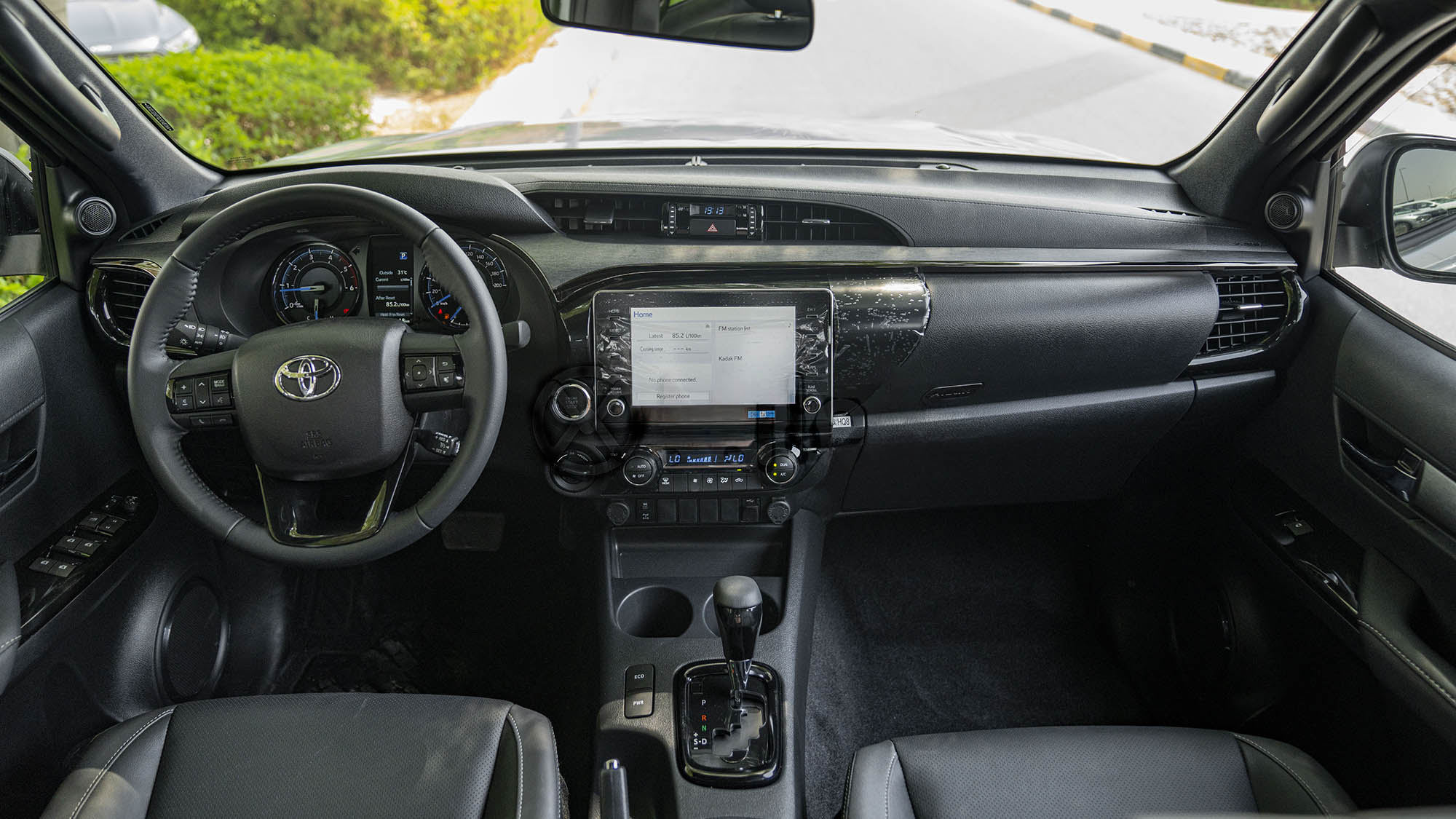 TOYOTA HILUX DC ADVENTURE 2.8D AT 4X4 - GRAY