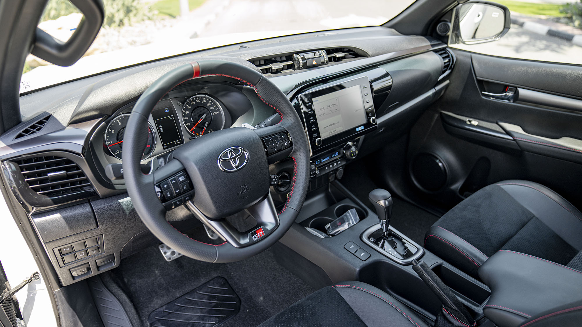 TOYOTA HILUX DC GR SPORT 2.8D AT 4X4
