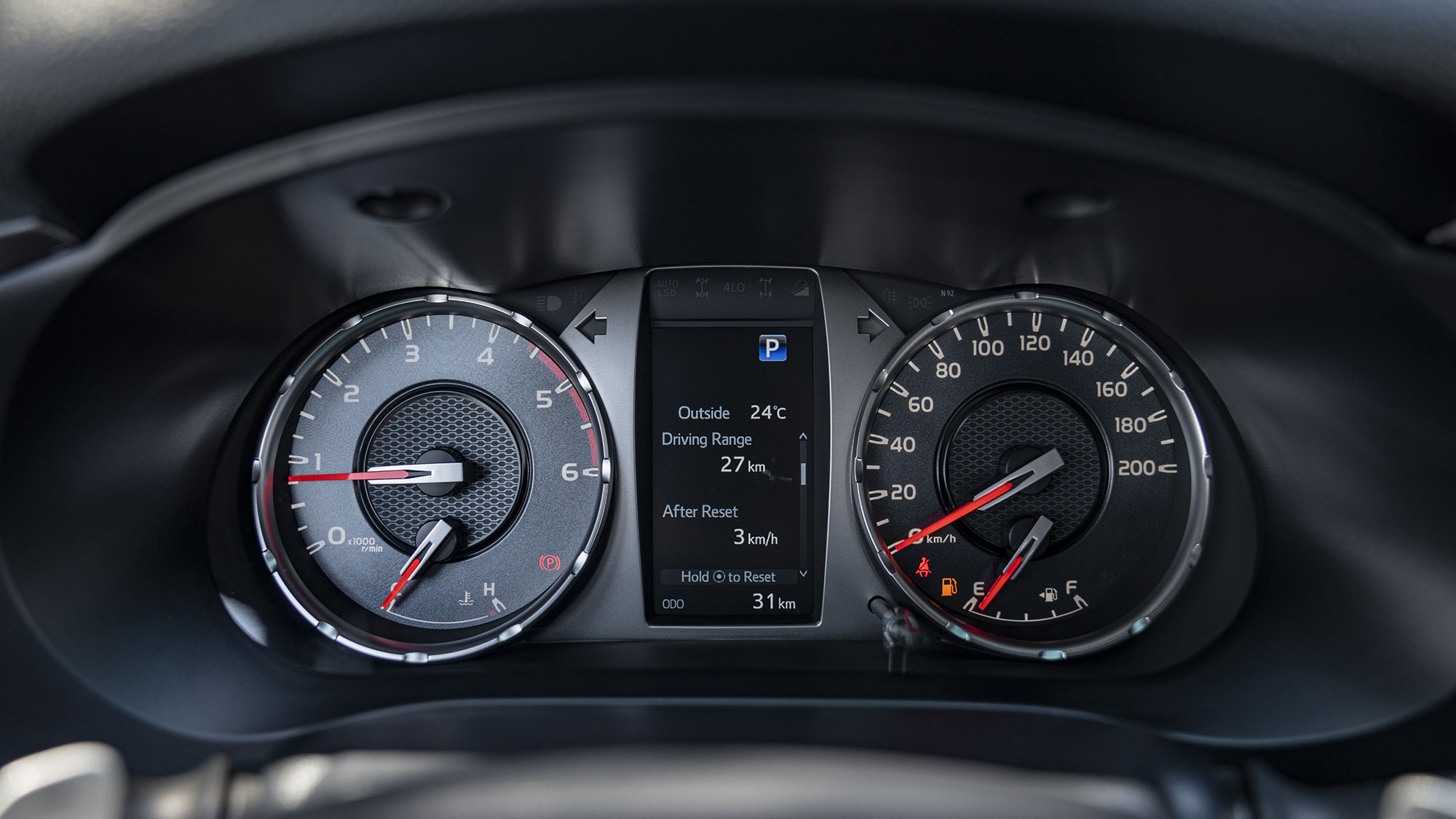 TOYOTA HILUX DC GR SPORT 2.8D AT 4X4