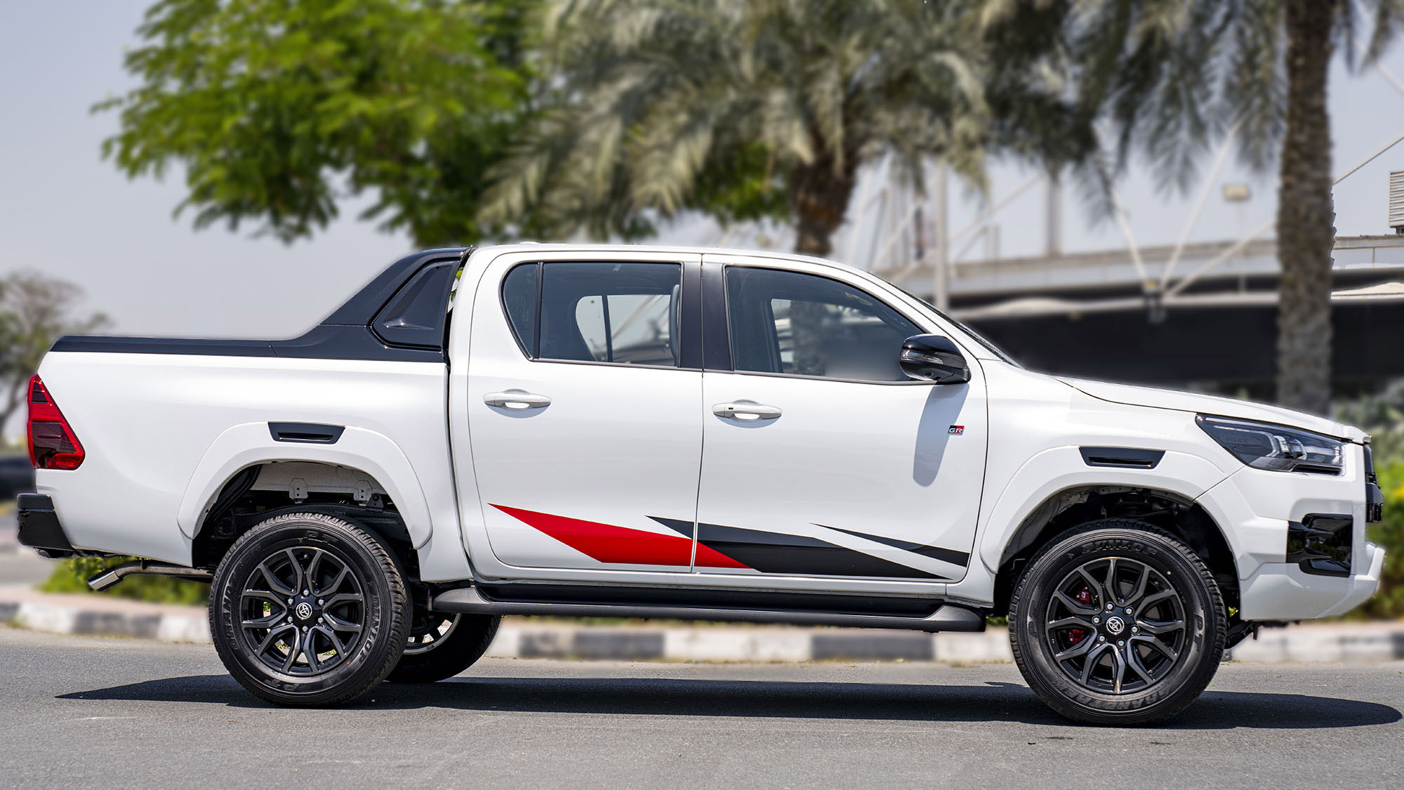 TOYOTA HILUX DC GR SPORT 2.8D AT 4X4