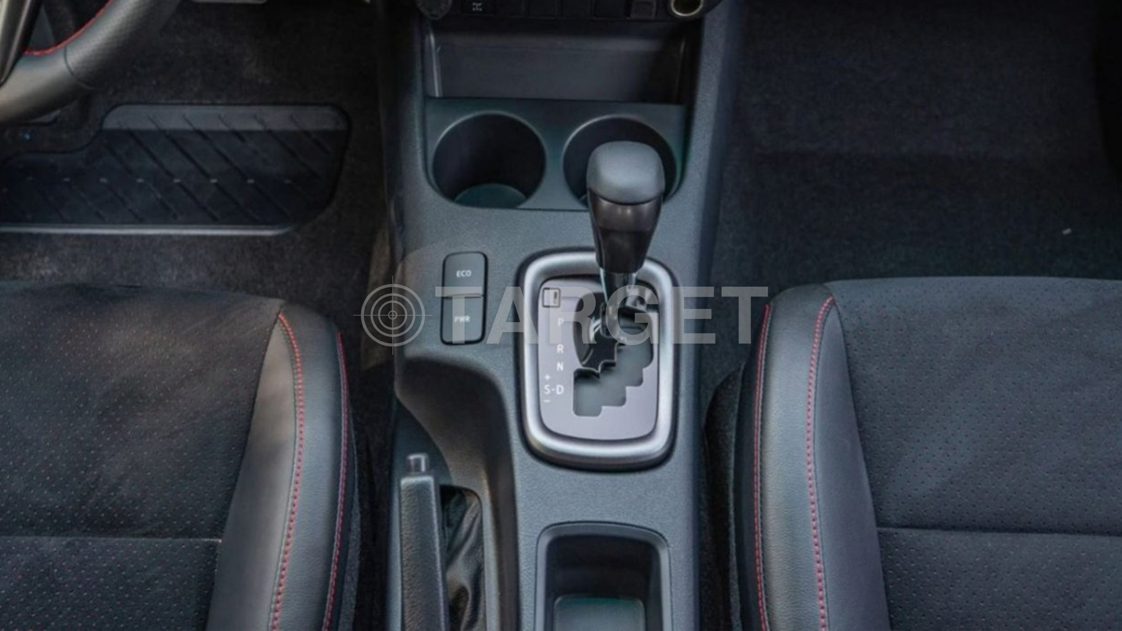 TOYOTA HILUX DC GR SPORT 4.0P AT 4X4_ BLACK