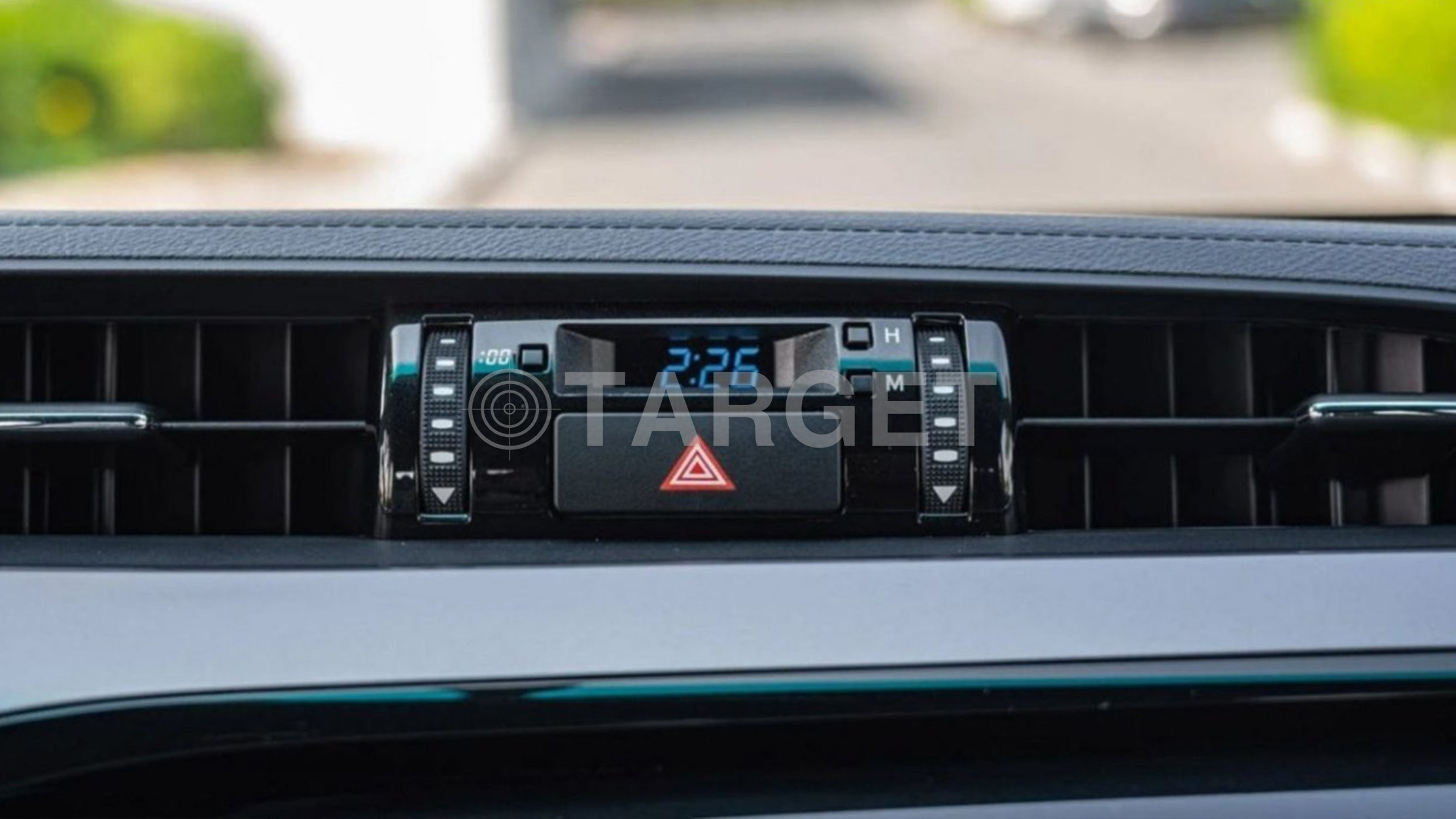 TOYOTA HILUX DC GR SPORT 4.0P AT 4X4_ BLACK